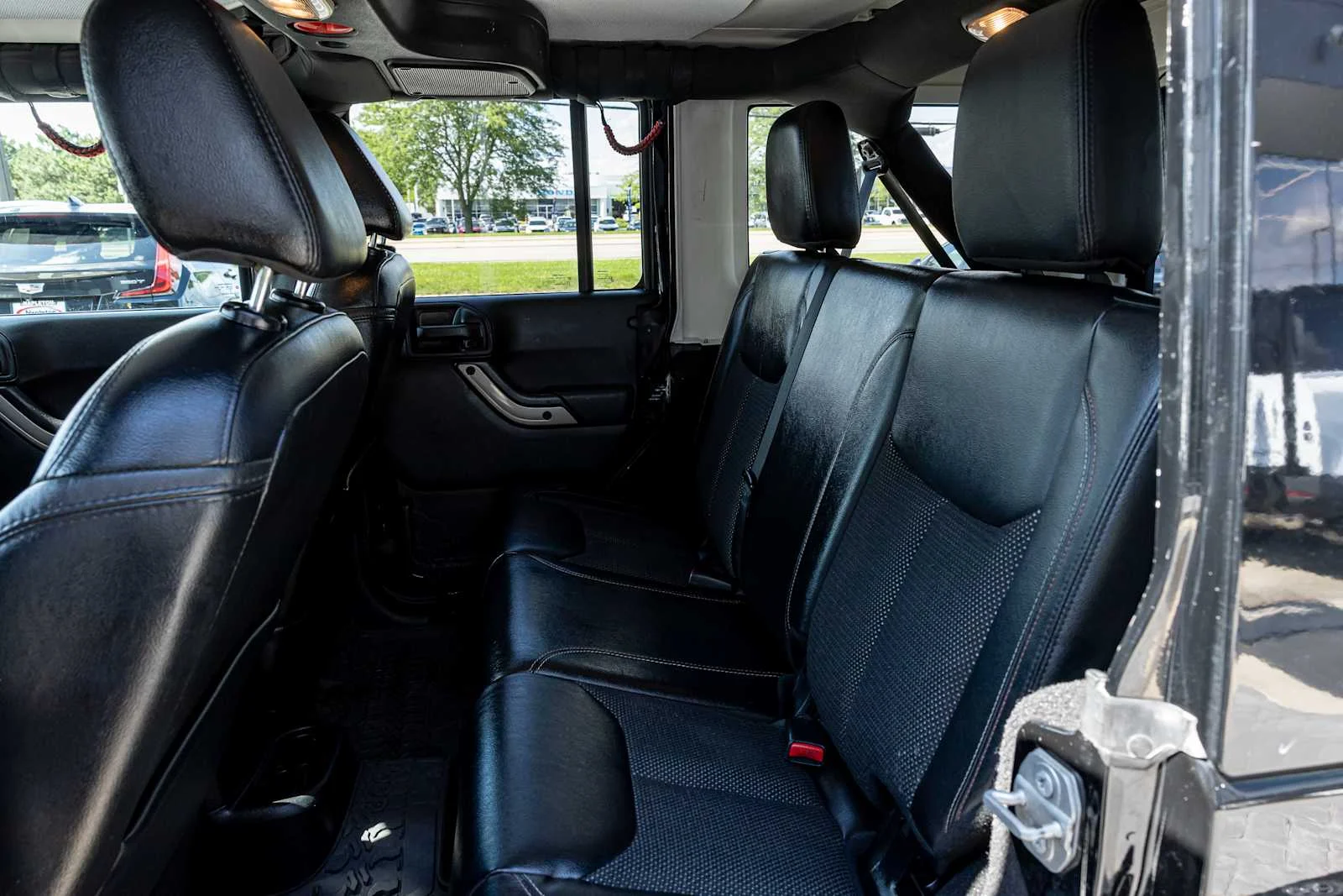 Used 2016 Black Clearcoat Jeep 75th Anniversary image 30