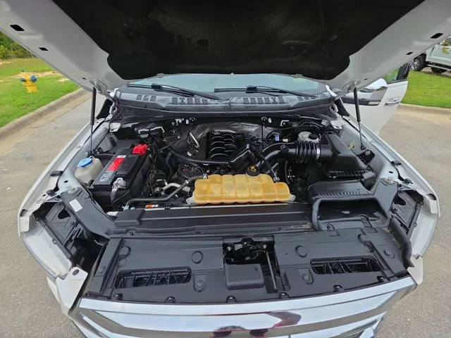 Used 2016 White Ford Lariat image 31