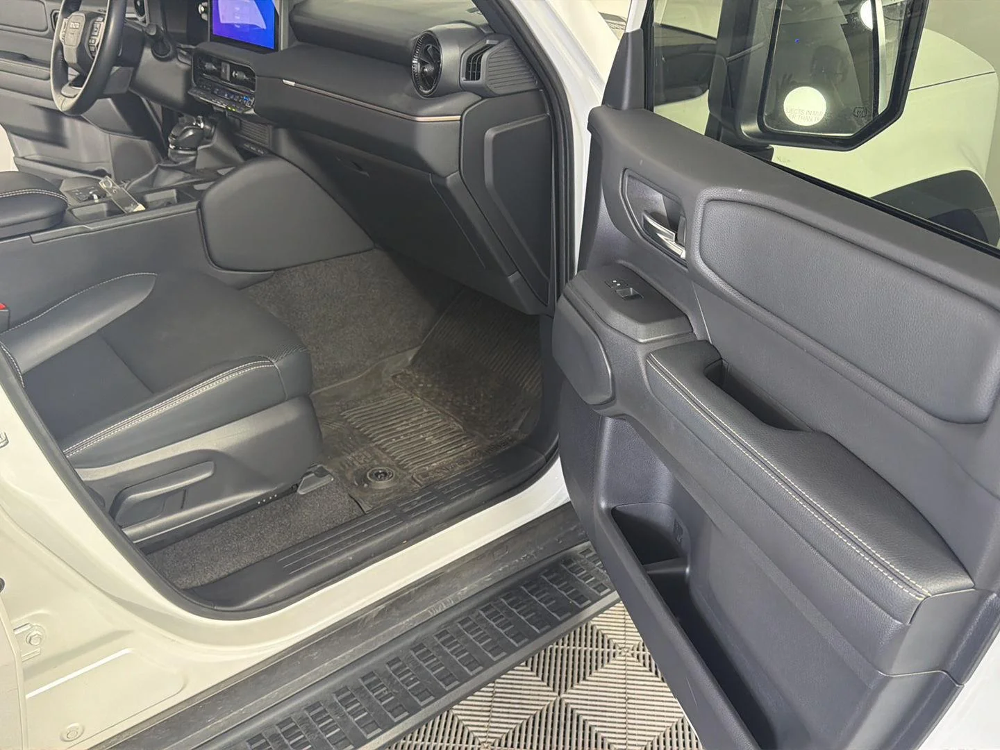 Used 2024 Wind Chill Pearl Toyota Base image 15