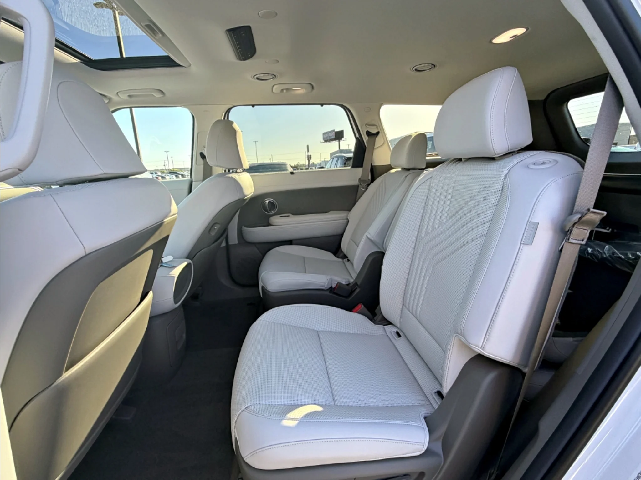 New 2026 Creamy White Pearl Hyundai SEL Premium 7P image 23