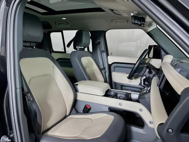 Certified Used 2024 Santorini Black Land Rover X-Dynamic SE image 28