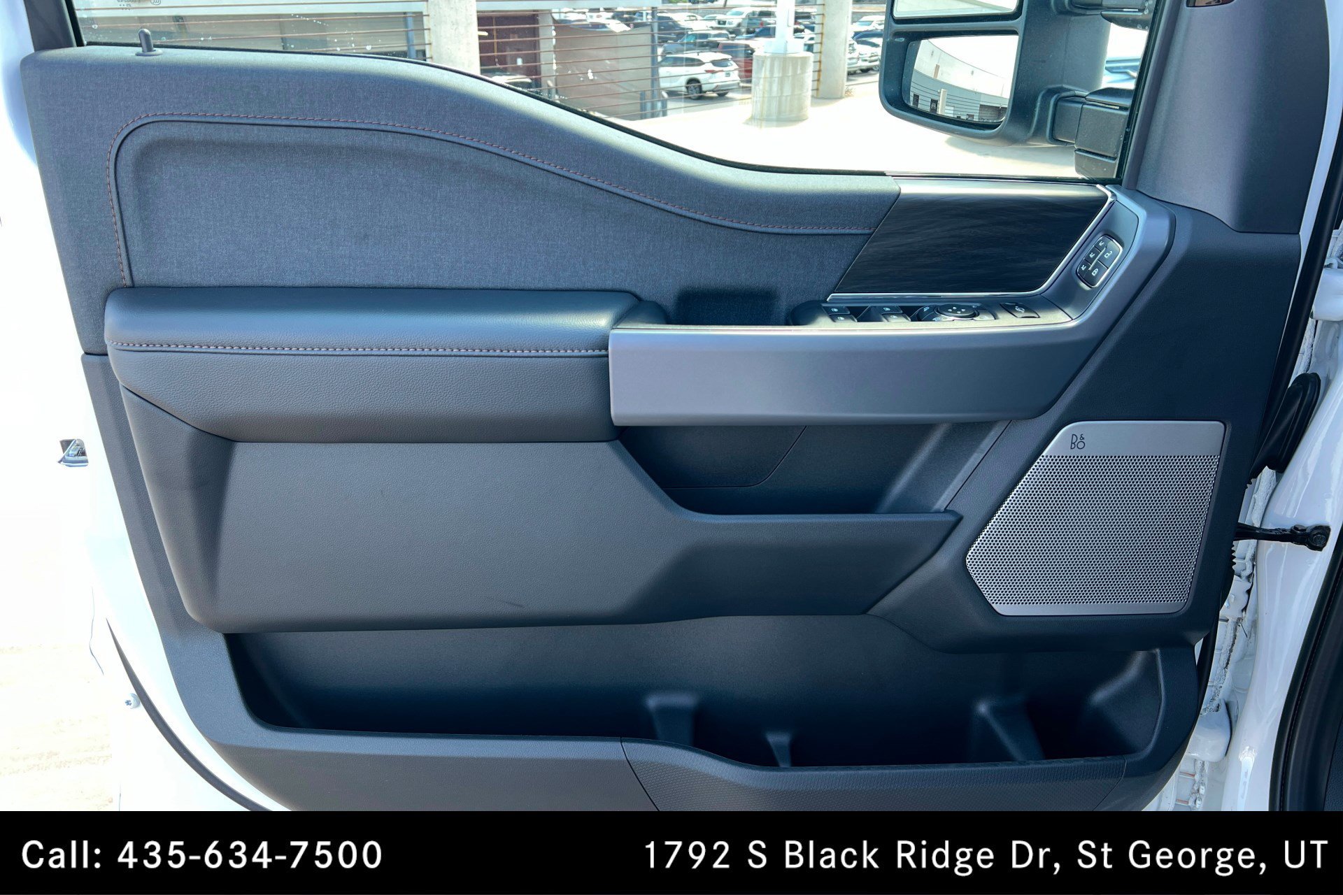Used 2026 OXFORD WHITE Ford LARIAT image 15