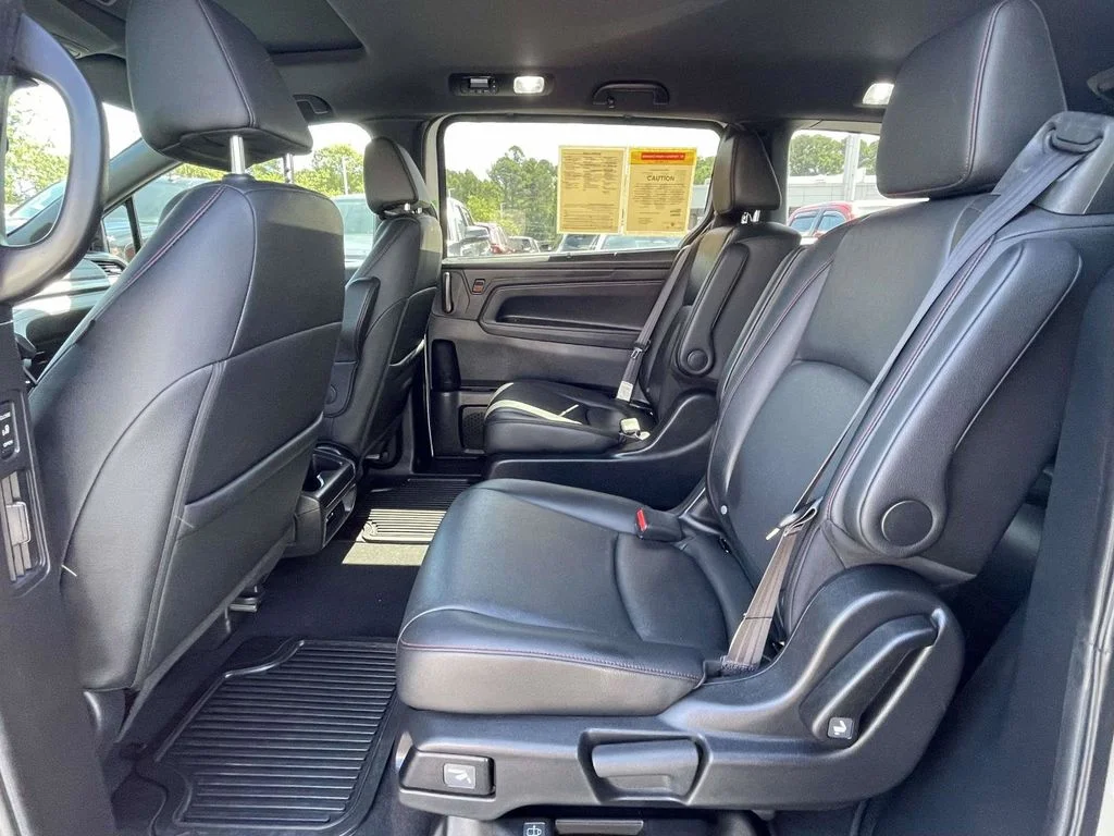2025 Honda Odyssey Sport L - Photo 15