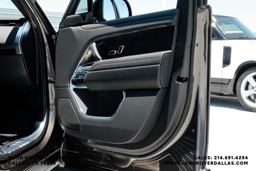 New 2026 Charente Grey Prem Met Land Rover SE image 45