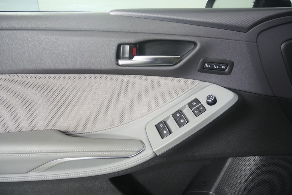 Used 2019 Harbor Gray Metallic Toyota XLE image 8