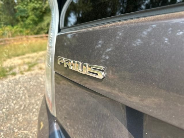Used 2010 Winter Gray Metallic Toyota I image 17