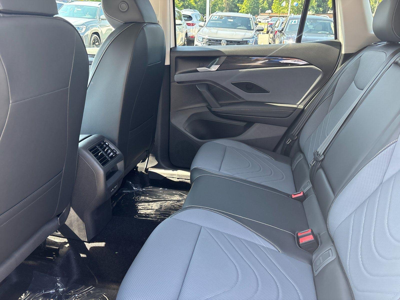 New 2026 pure white Volkswagen SE image 32