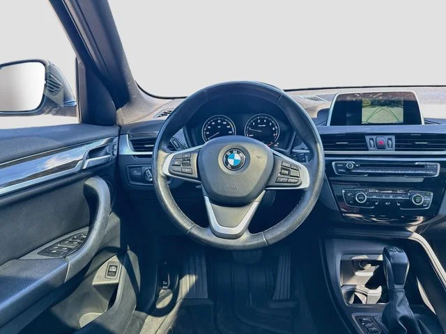 Used 2018 Blue BMW xDrive28i image 11