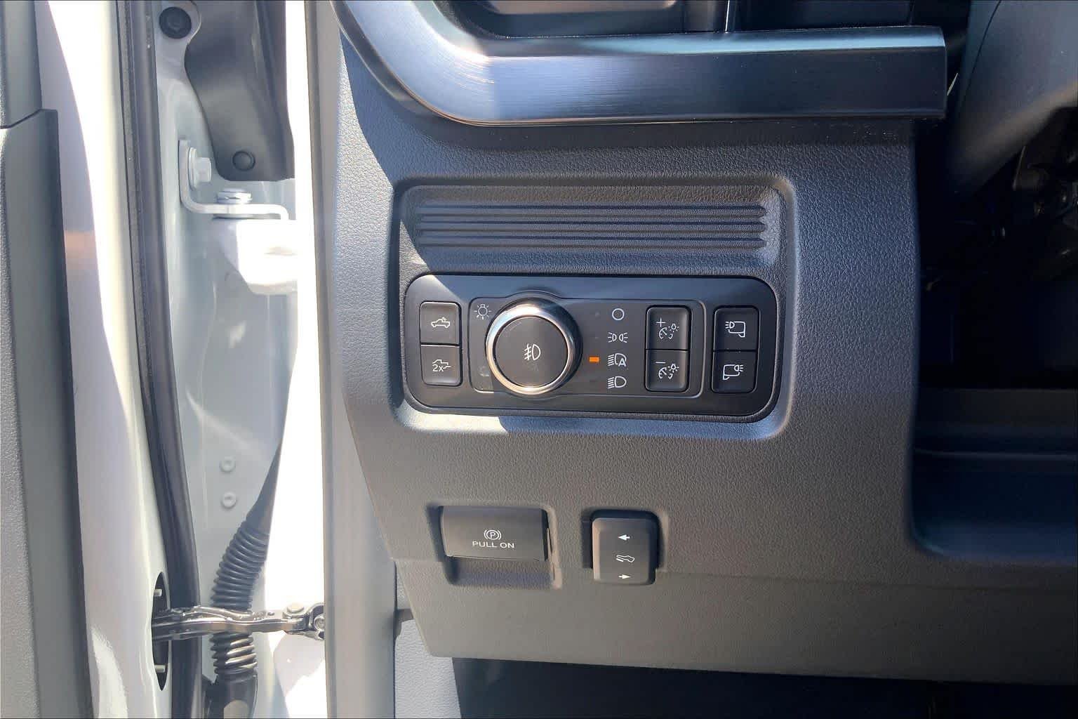 New 2026 Oxford White Ford F-250® Lariat® image 20