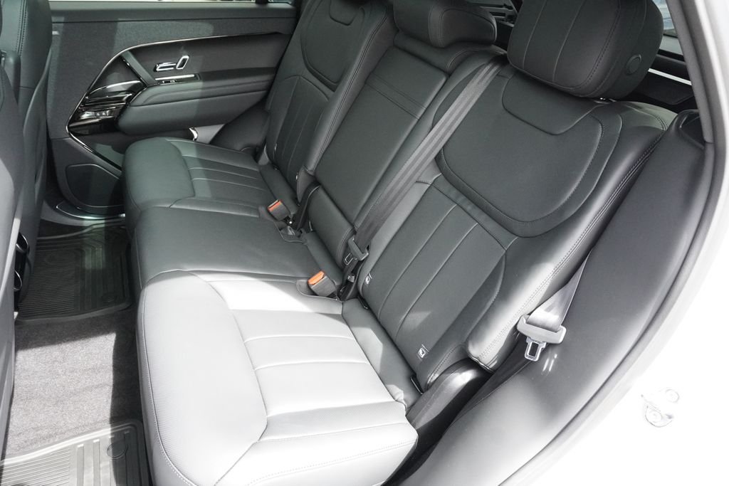 New 2026 Borasco Grey Land Rover SE image 30