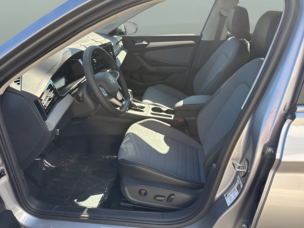 2025 Volkswagen Jetta SE - Photo 17