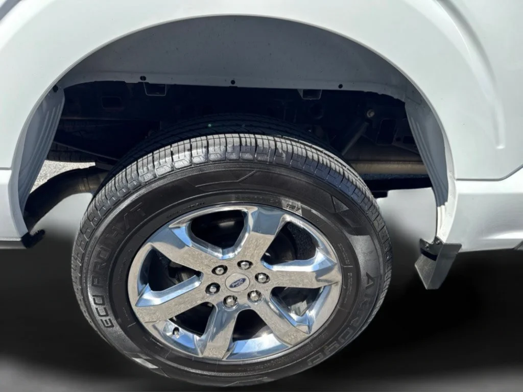 Used 2022 Oxford White Ford XLT image 19