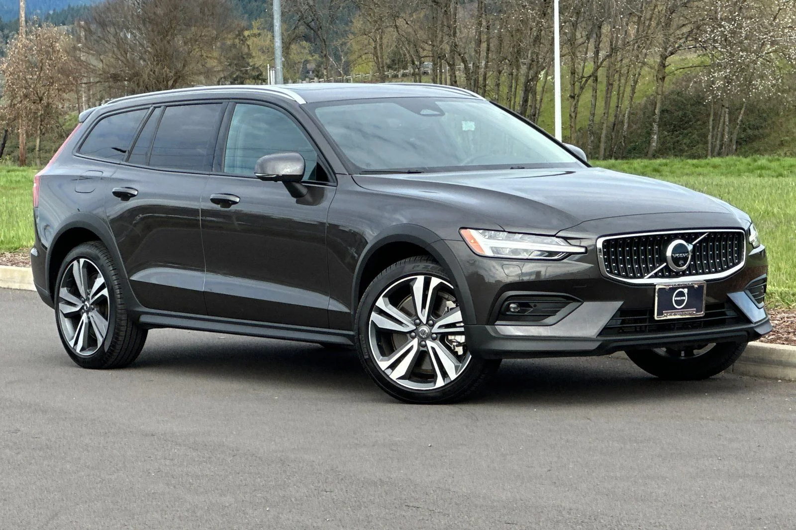 2025 Volvo V60 Cross Country
