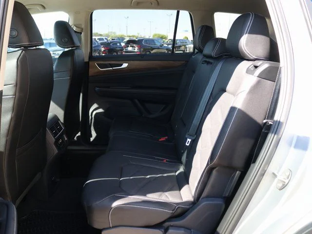 2026 Volkswagen Atlas SE w/Tech - Photo 23