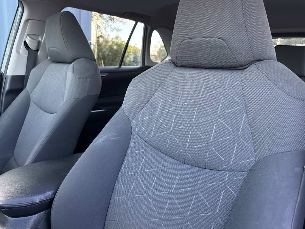 Used 2021  Toyota XLE image 24