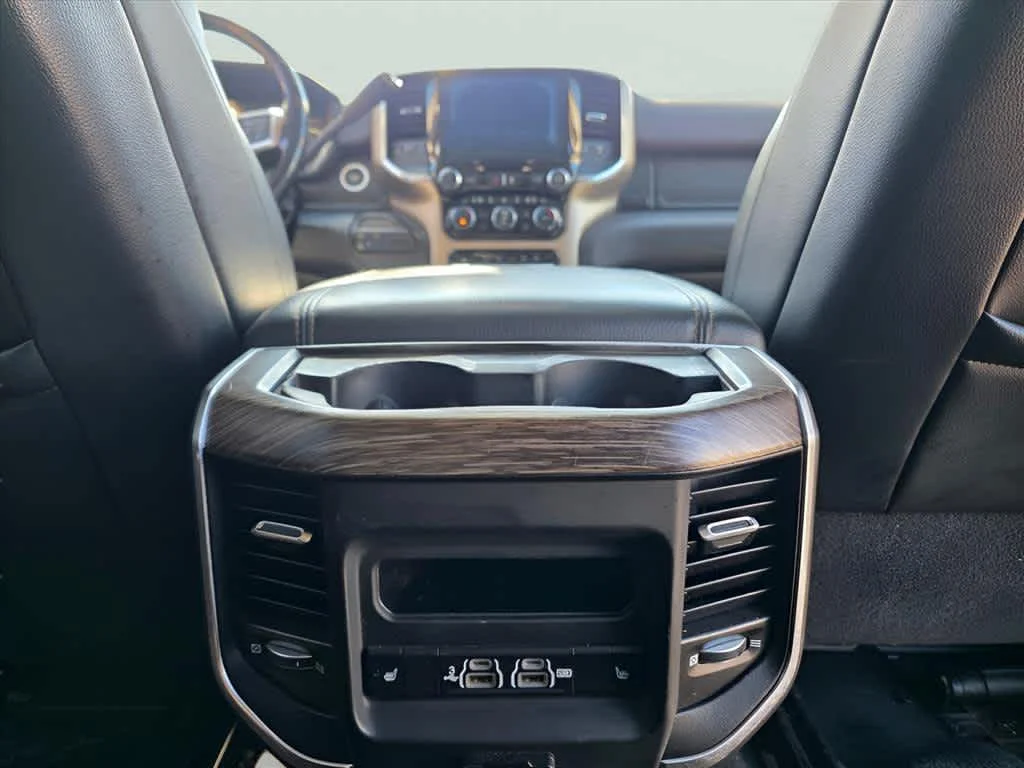 Used 2019 Diamond Black Crystal Pearlcoat Ram Laramie image 26