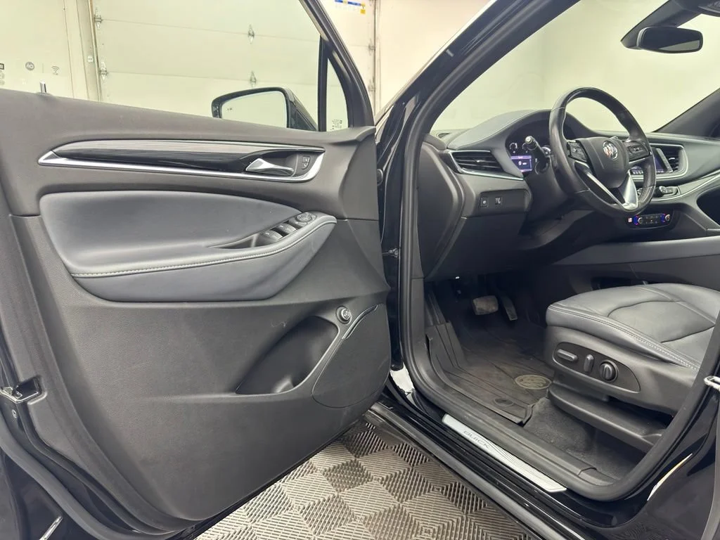 Used 2023 Ebony Twilight Metallic Buick Essence image 16