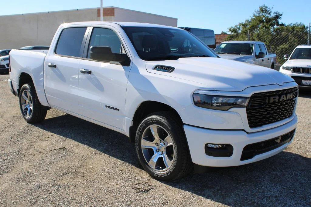 2025 RAM 1500 Tradesman - Photo 3