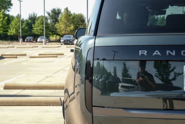New 2026 Belgravia Green Land Rover SE image 59