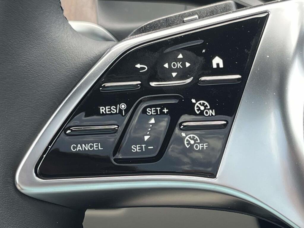 New 2026 Graphite Grey Metallic Mercedes-Benz GLC 300 image 33