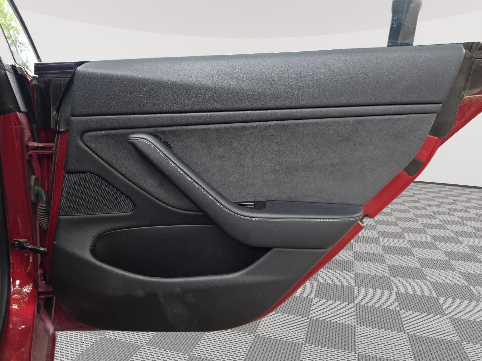 Used 2018  Tesla Long Range Battery image 22