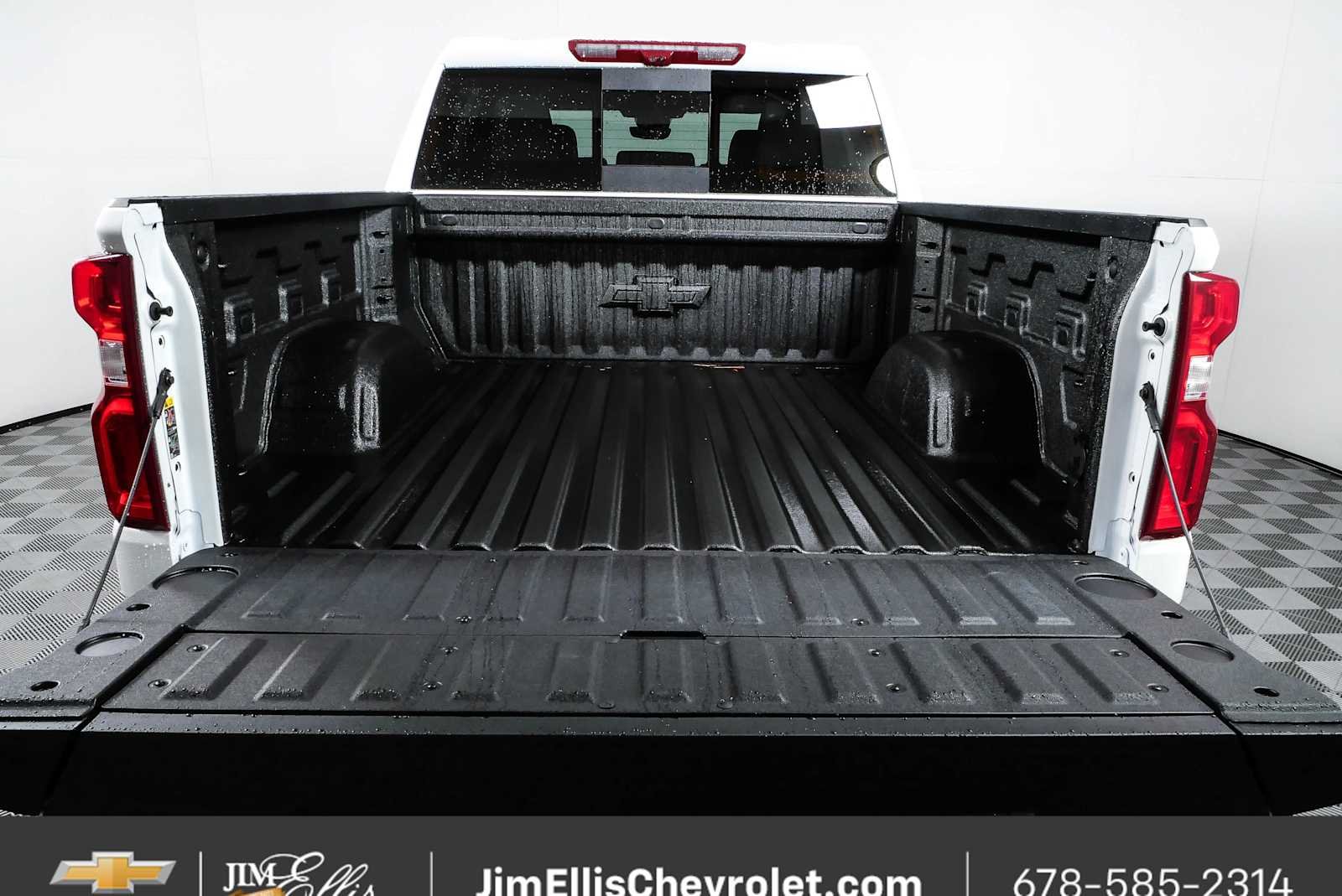 New 2026 Summit White Chevrolet ZR2 image 32