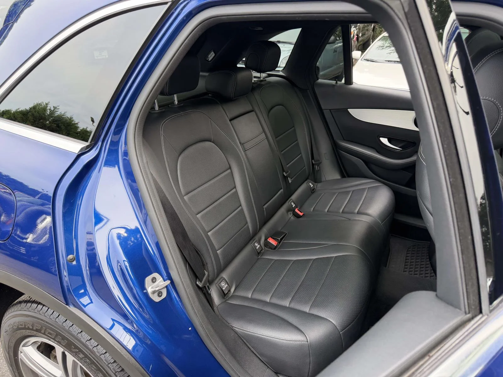 Used 2021 Blue Mercedes-Benz GLC 300 image 13
