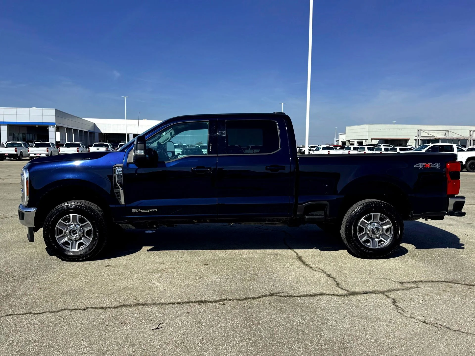 Used 2024  Ford Lariat image 10
