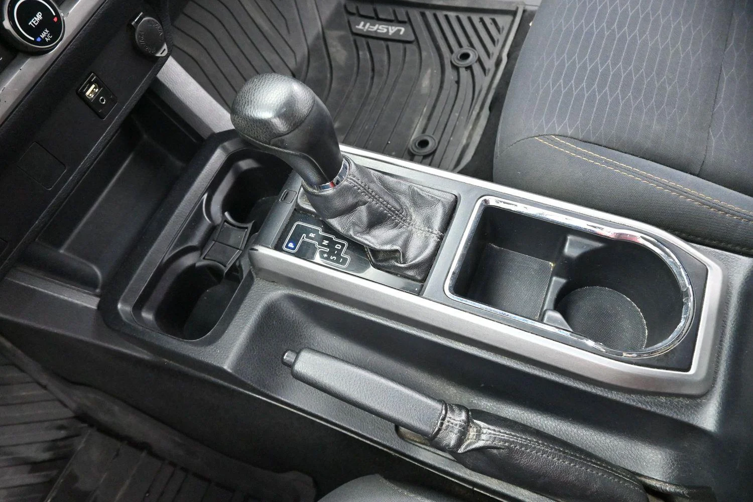 Used 2017 Magnetite Gray Metallic Toyota SR5 image 23