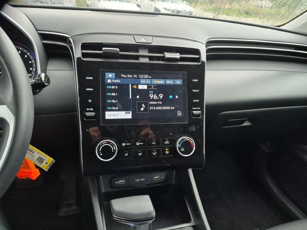 Used 2024 Silver Hyundai SE image 17