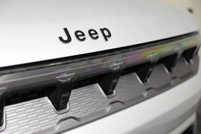 New 2026 Silver Zynith Jeep 85th Anniversary Edition image 25