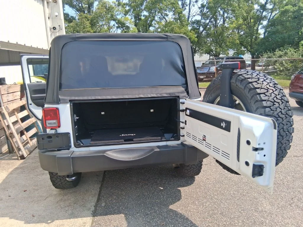 Used 2016 White Jeep Sport image 15