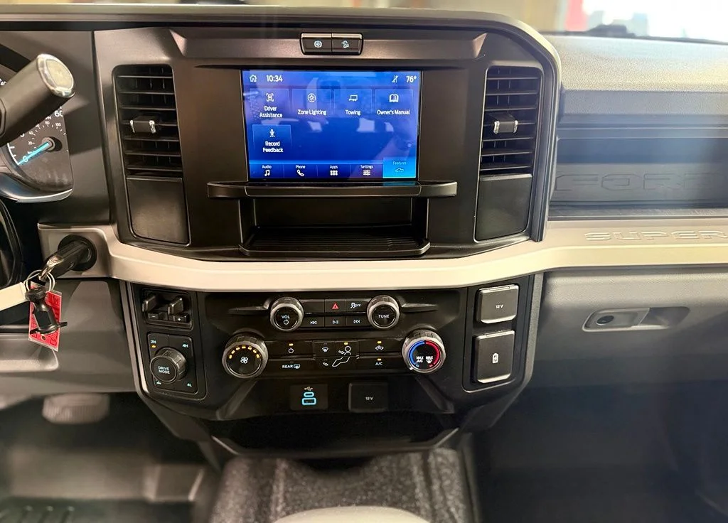 Used 2025 White Ford XL image 17