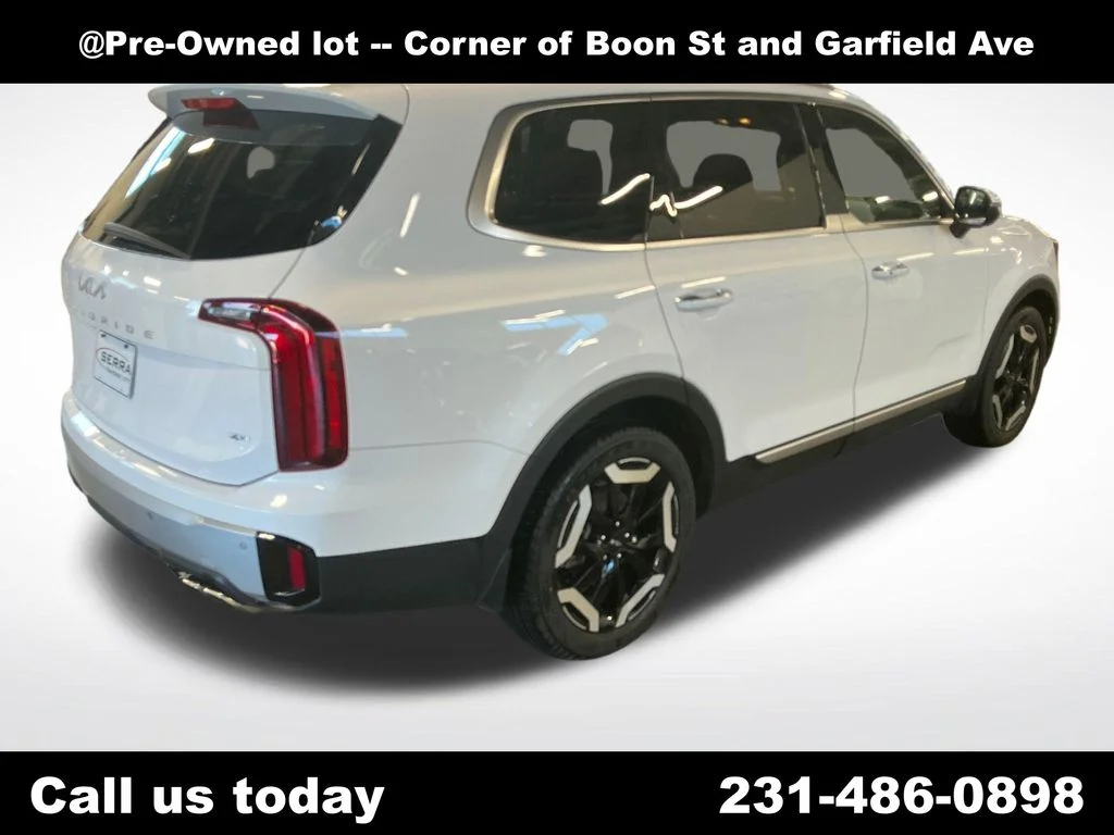 Used 2023 White Kia S image 5