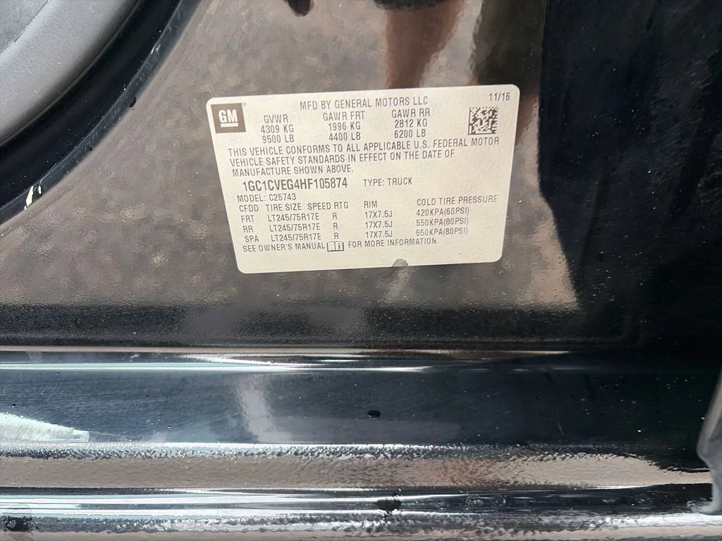 Used 2017 Black Chevrolet LT image 33