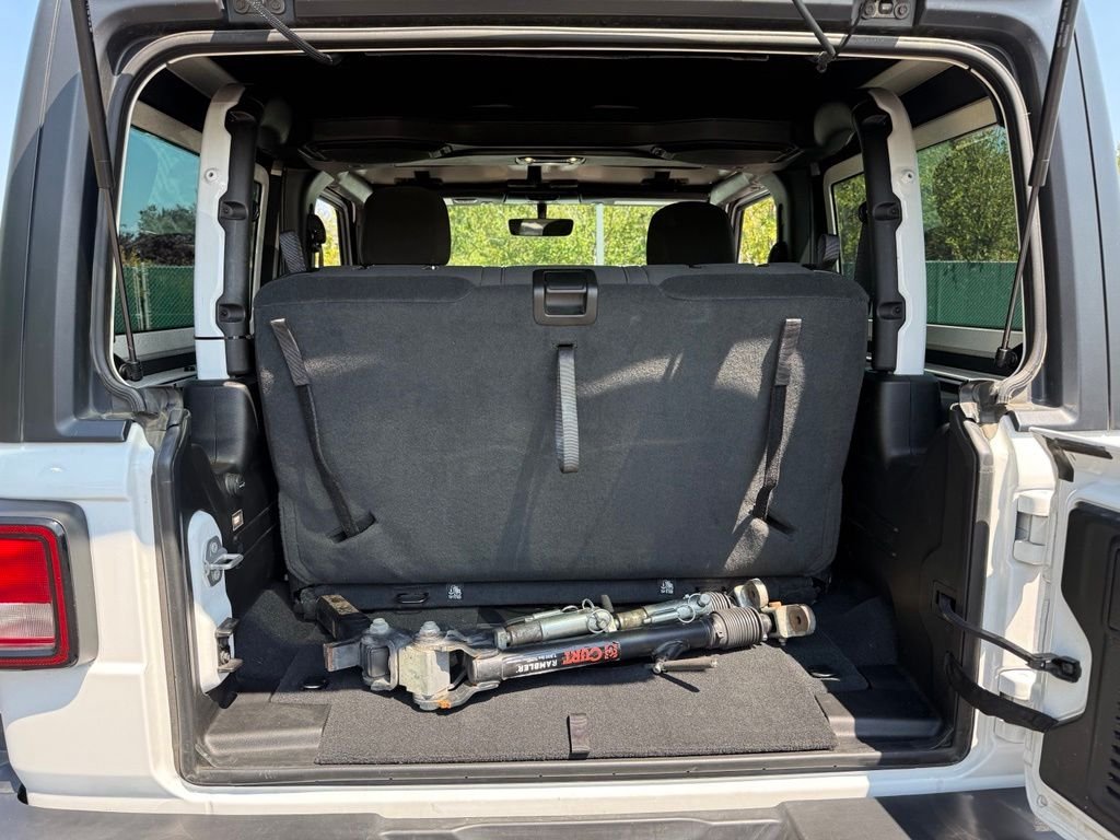 Used 2023 Bright White Clearcoat Jeep Rubicon image 18