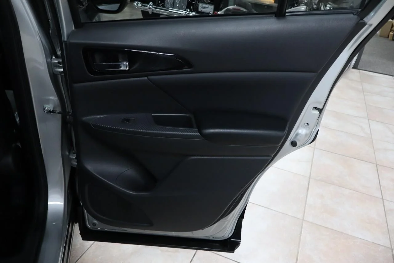 Used 2024 Alloy Silver Metallic Mitsubishi SE image 26