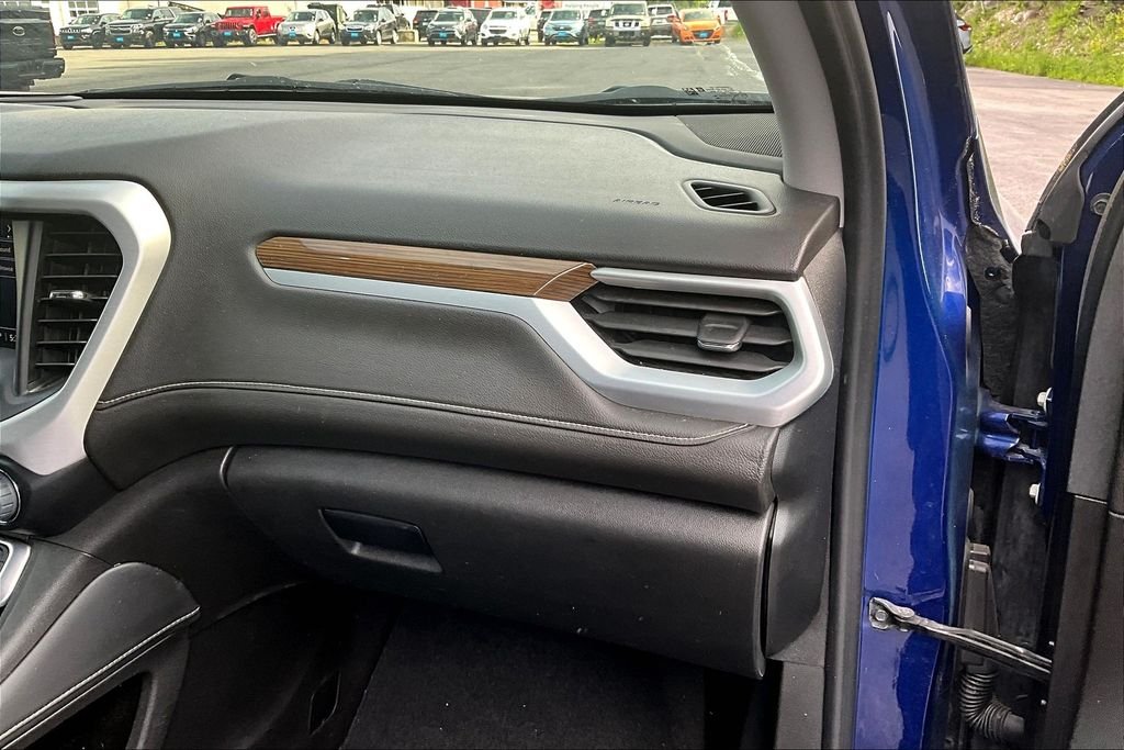 Used 2023 Ultra Blue Metallic GMC SLE image 13