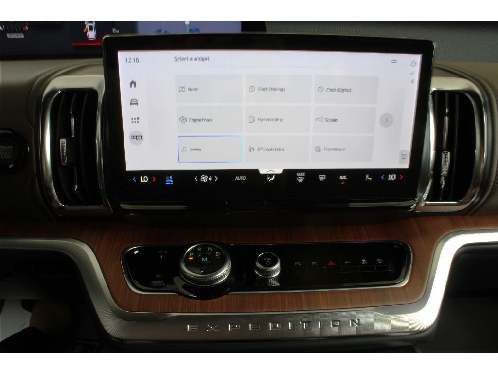 New 2027 Star White Metallic Tri-Coat Ford King Ranch image 9
