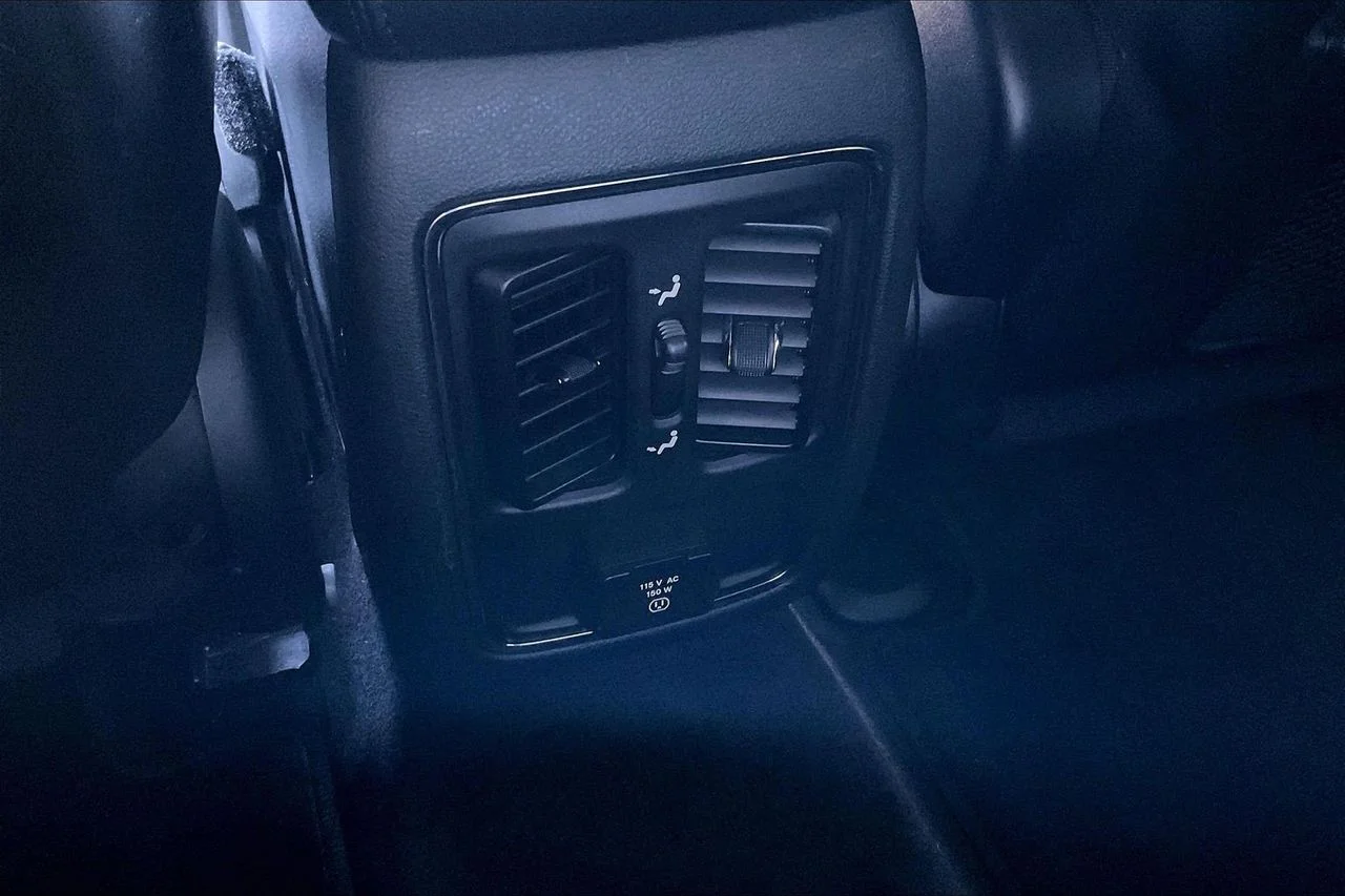 Used 2017 White Jeep Altitude image 16