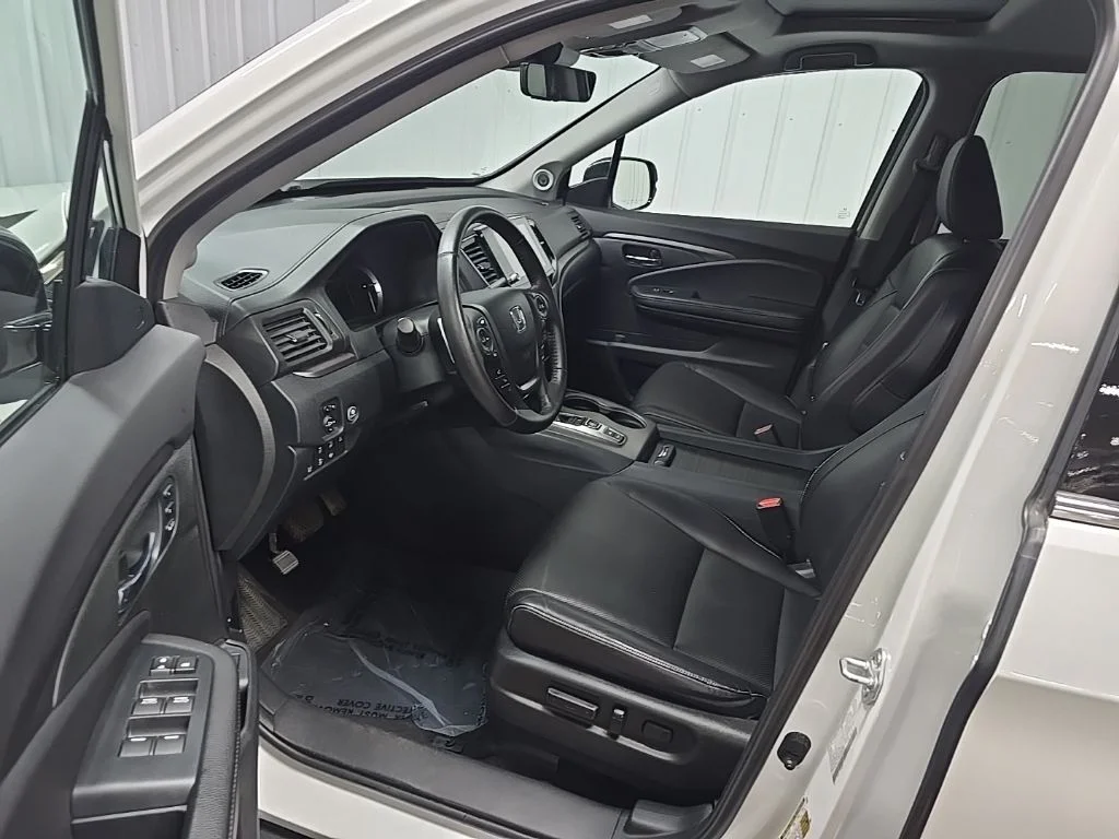Used 2023 White Honda RTL-E image 31