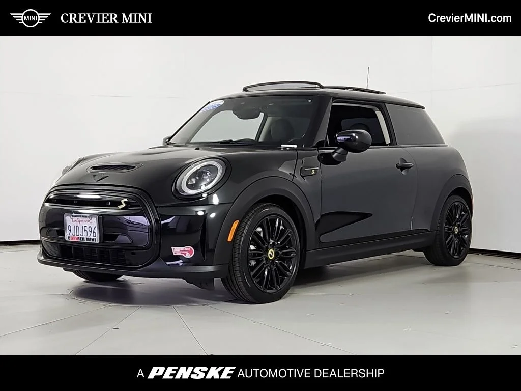 2024 MINI Hardtop Cooper SE's photo