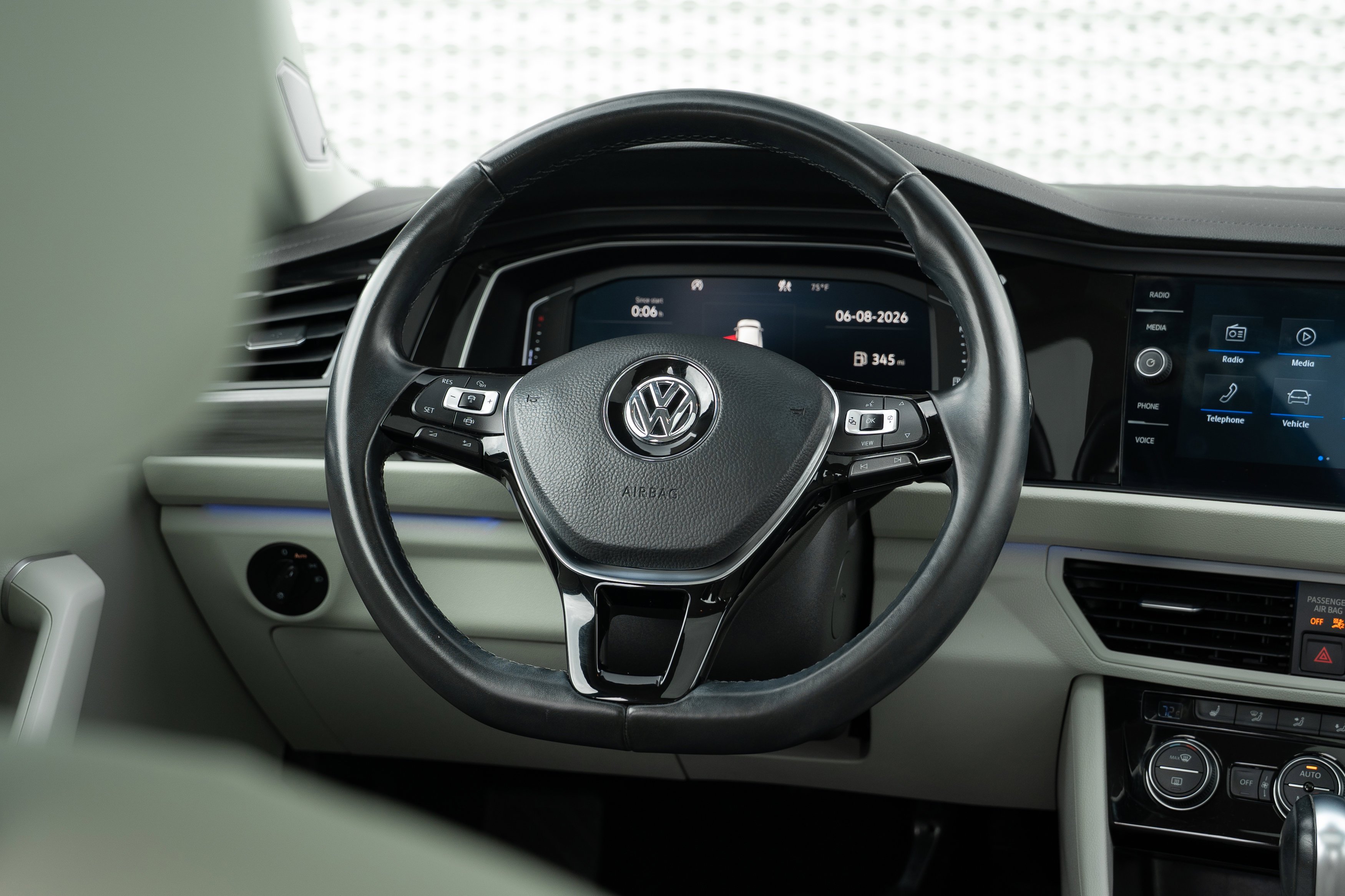 Used 2019 Sage Green Metallic Volkswagen SEL image 9