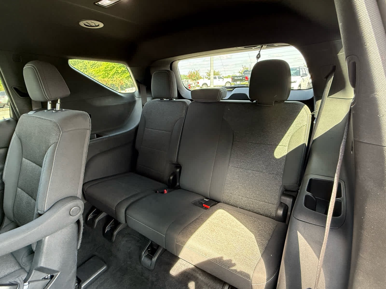 Used 2024 Summit White Chevrolet FWD LT image 28