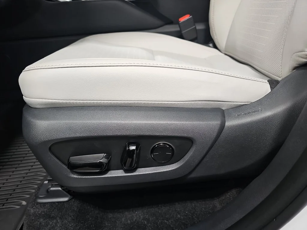 New 2026 Wind Chill Pearl Lexus PREMIUM AWD image 28