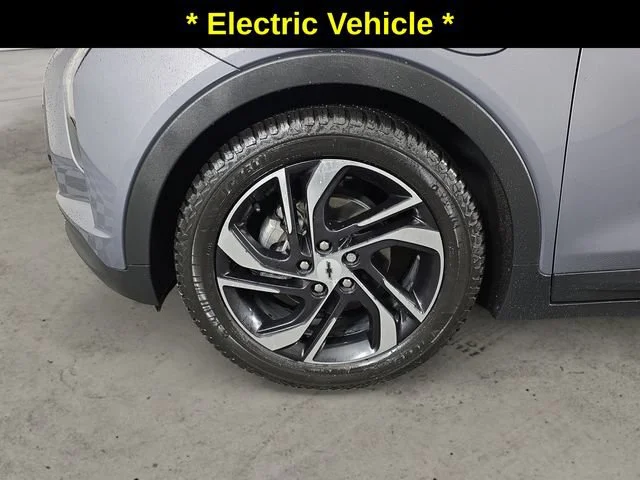 Used 2023 GRAY GHOST METALLIC Chevrolet 2LT image 9