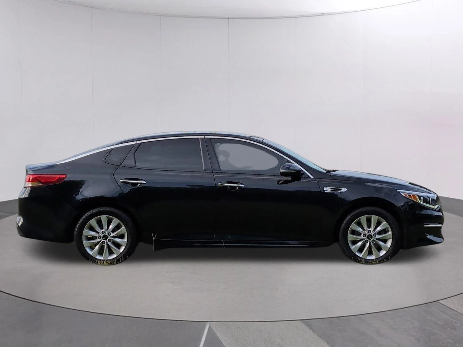 Used 2016 Ebony Black Kia EX image 6