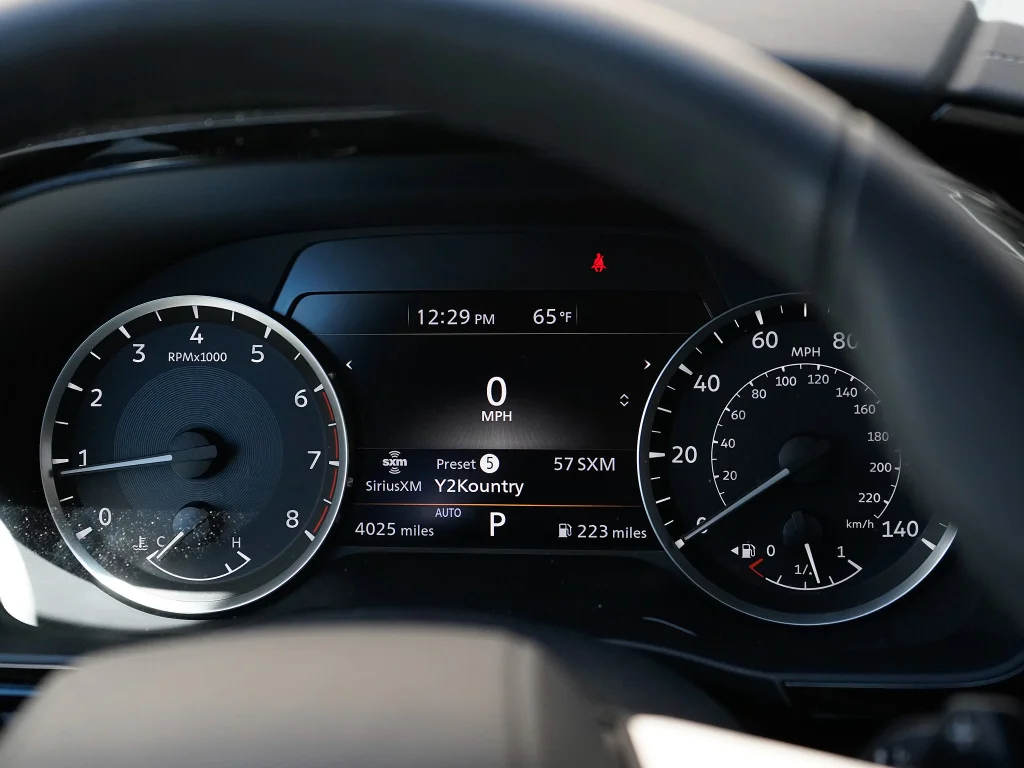 Used 2025 Mineral Black INFINITI PURE image 13