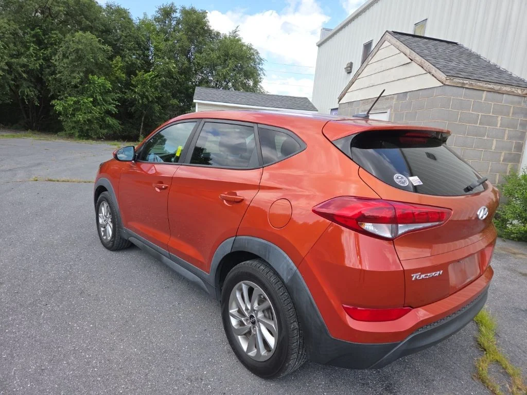 Used 2017 Orange Hyundai SE image 4