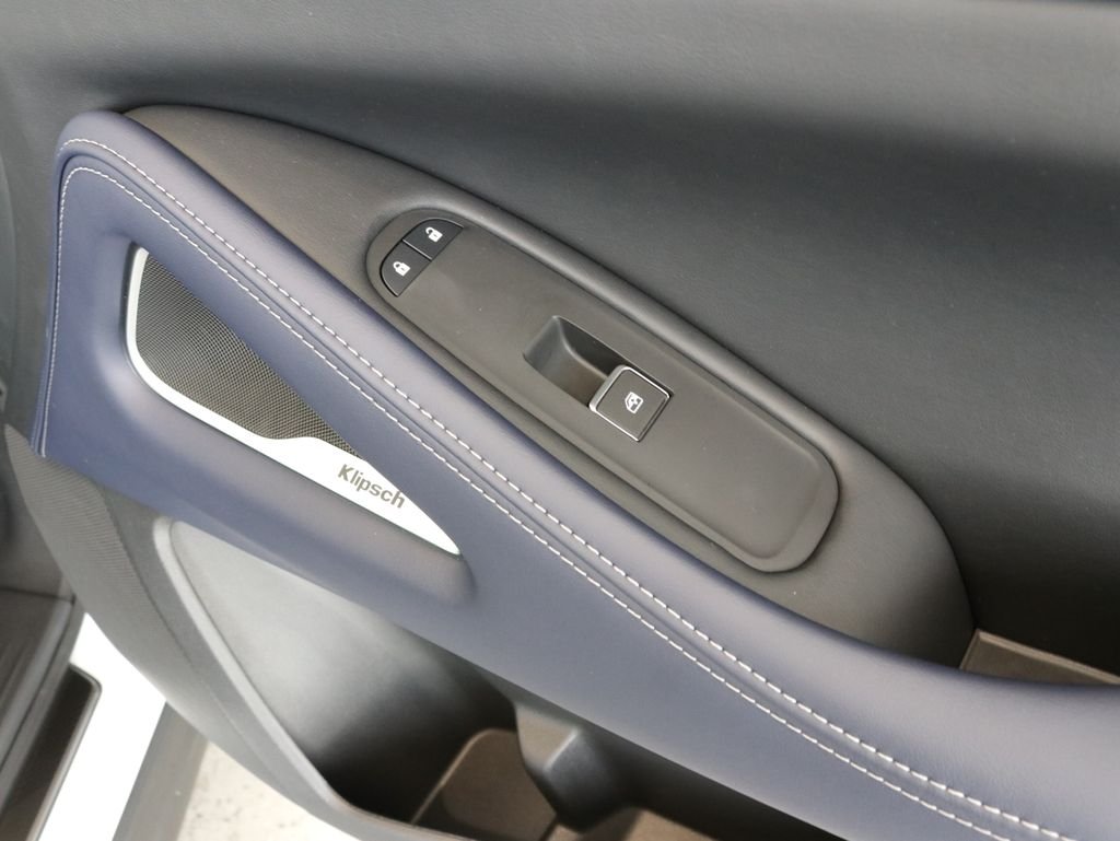 New 2026 2T RAD WHT INFINITI Sport AWD image 44